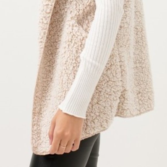 Fleece Vest Hoodie - Picture 3 of 4